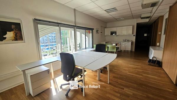 Bureaux à louer rénovés à Lyon 6ème dans un site historique emblématique