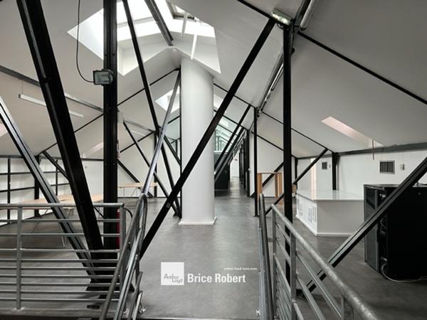 Bureaux à louer rénovés à Lyon 6ème dans un site historique emblématique