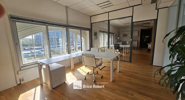 Bureaux à louer rénovés à Lyon 6ème dans un site historique emblématique