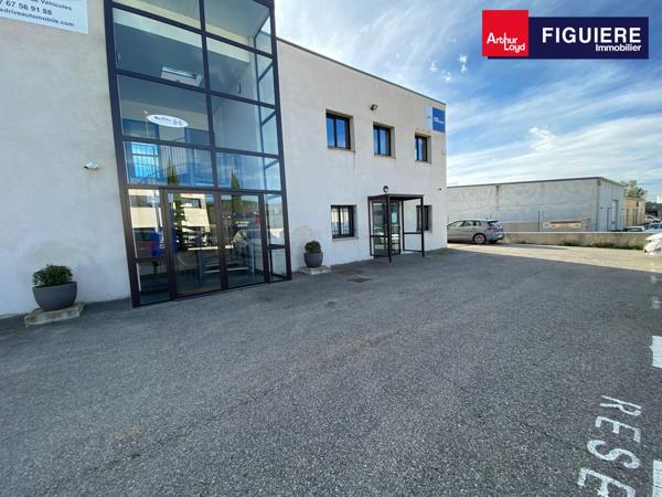 BUREAUX À VENDRE AVEC PARKING À EGUILLES
