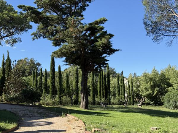 Maison à vendre  6 pièces - 320 m2 ST TROPEZ - 83