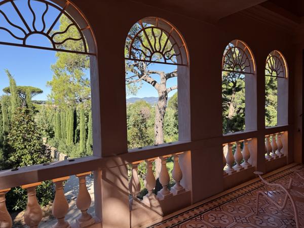 Maison à vendre  6 pièces - 320 m2 ST TROPEZ - 83