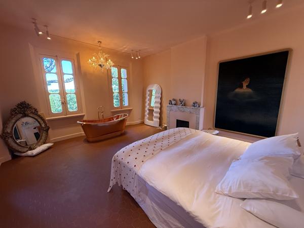 Maison à vendre  6 pièces - 320 m2 ST TROPEZ - 83