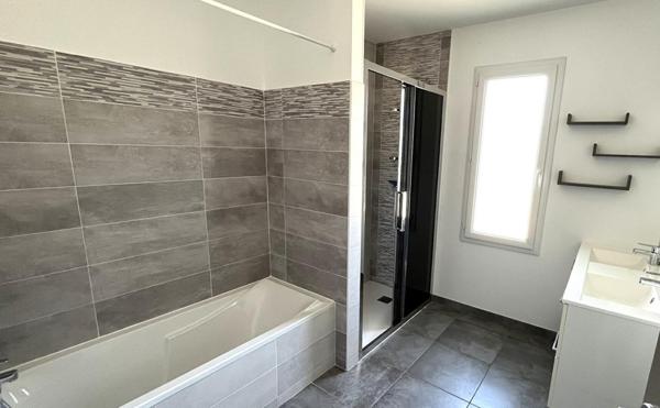 Villa contemporaine de plain-pied ? 115 m² ? Terrain de 1 510 m² ?