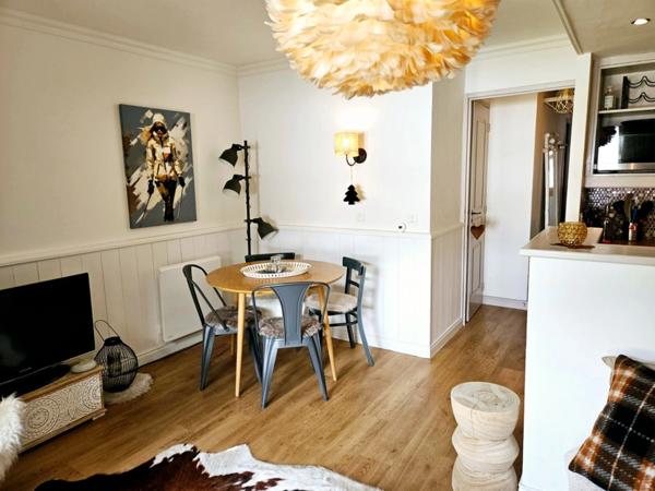 Savoie (73), à vendre VALMOREL - Domaine skiable Le Grand Domaine - Appartement T2 rénové