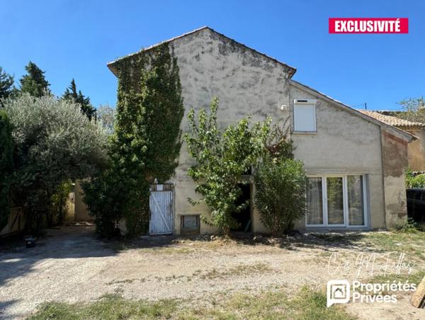 Ensemble immobilier avec appartement rénové - TRAVAILLAN - 220m²