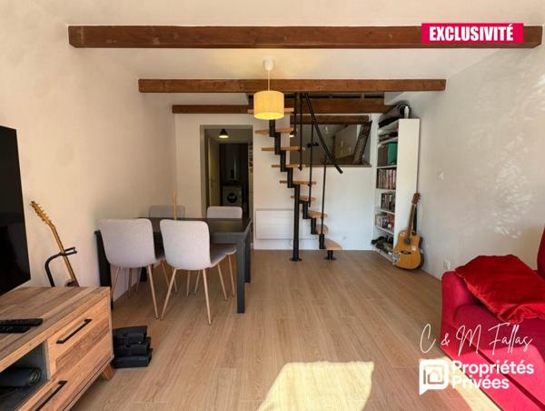 Ensemble immobilier avec appartement rénové - TRAVAILLAN - 220m²