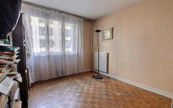 Appartement à vendre    4 pièces • 88,04 m2 Paris 19