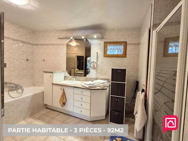 Ferme Gessienne de Caractère 200 m² (10 pièces) + Grange - Collonges (01550) / Proche Genève
