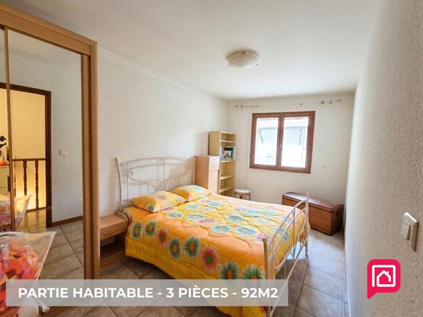 Ferme Gessienne de Caractère 200 m² (10 pièces) + Grange - Collonges (01550) / Proche Genève