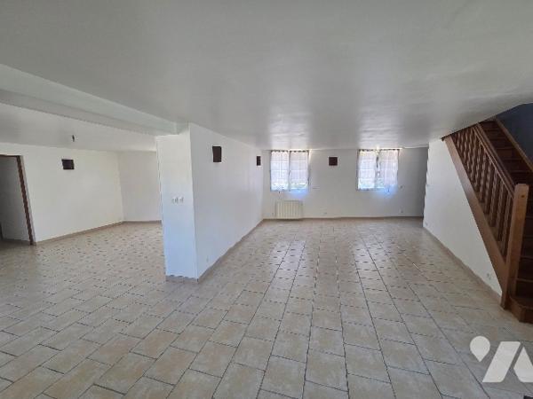 A 11kms de Lillebonne, maison en colombages d'~151m², sur environ 600m² de terrain, 4 chambres.