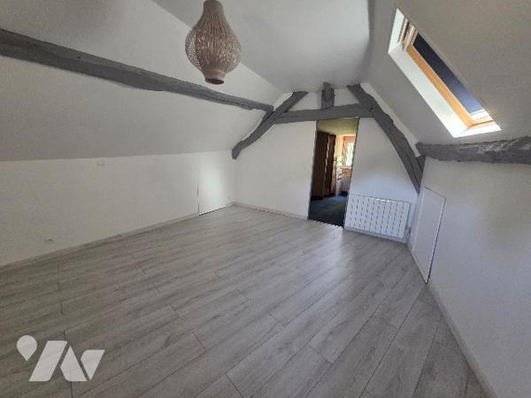 A 11kms de Lillebonne, maison en colombages d'~151m², sur environ 600m² de terrain, 4 chambres.