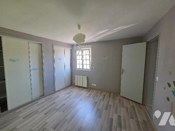 A 11kms de Lillebonne, maison en colombages d'~151m², sur environ 600m² de terrain, 4 chambres.