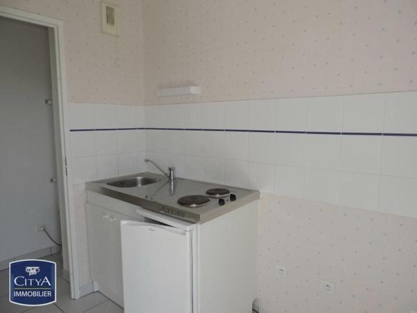 Appartement à louer 2 pièces 48.43m² Saint-Jean-d'Angély (17400)