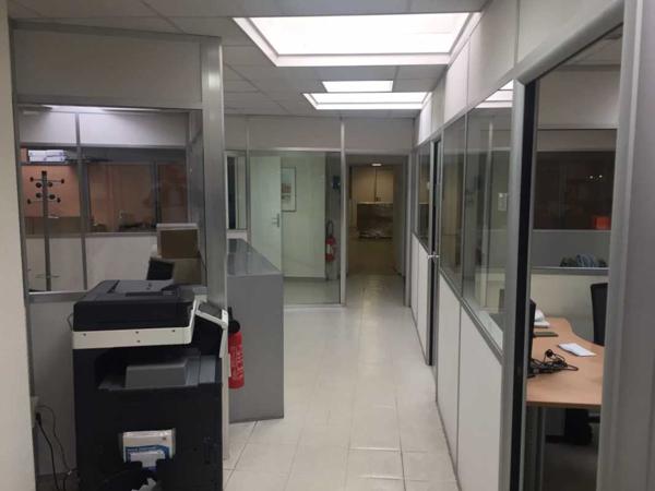 A vendre, proche gare et Domaine de St Cloud, les bureaux de la Colline