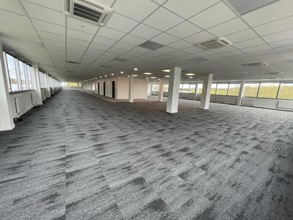 Bureaux à louer à Cergy campus de 50 hectares et nombreux services sur site