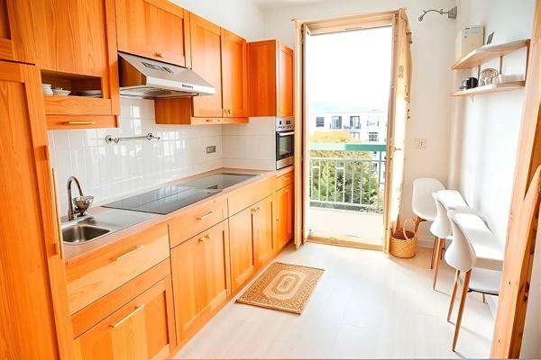 APPARTEMENT RUEIL-MALMAISON BORD DE SEINE 3 PIECES 2 CHAMBRES DERNIER ETAGE BALCON EXPOSITION SUD A RENOVER