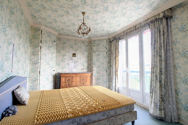 APPARTEMENT RUEIL-MALMAISON BORD DE SEINE 3 PIECES 2 CHAMBRES DERNIER ETAGE BALCON EXPOSITION SUD A RENOVER