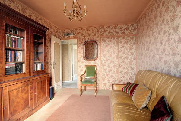 APPARTEMENT RUEIL-MALMAISON BORD DE SEINE 3 PIECES 2 CHAMBRES DERNIER ETAGE BALCON EXPOSITION SUD A RENOVER