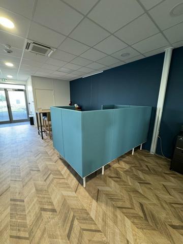 LOCATION BUREAUX A ECHIRE PROCHE MENDES FRANCE NIORT ENVIRON 305m2 AVEC PARKINGS BELLE VISIBILITE PROCHE RESTAURATION ET AUTOROUTE