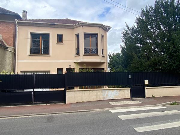 À LOUER ? Belle maison familiale à Viroflay Rive Gauche (130 m² ? 6 pièces)