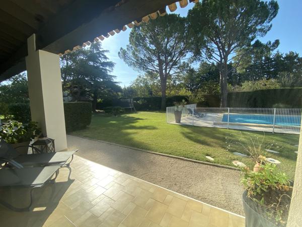 Propriete
                                                                                                                                                                                                                                                                                                                        5 pièce(s)                                                                                                                                                                                                          4 chambre(s)                                                                                                                                                                                                          195  m²