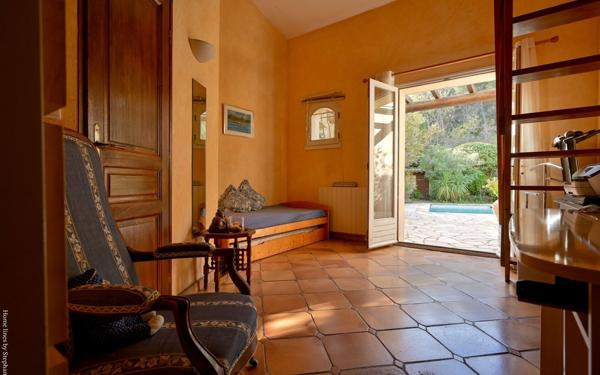 Maison à vendre    4 pièces •  Roquefort-la-Bédoule