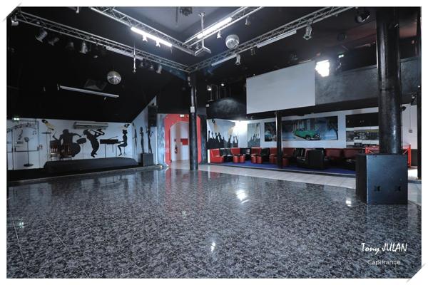 À VENDRE – ENSEMBLE DE BÂTIMENTS À FORT POTENTIEL COMMERCIAL - GOURBEYRE (971)