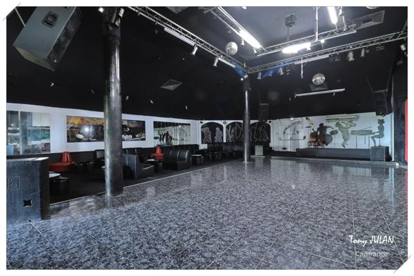 À VENDRE – ENSEMBLE DE BÂTIMENTS À FORT POTENTIEL COMMERCIAL - GOURBEYRE (971)