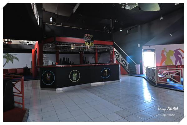 À VENDRE – ENSEMBLE DE BÂTIMENTS À FORT POTENTIEL COMMERCIAL - GOURBEYRE (971)