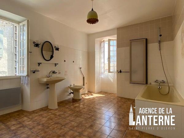 SAINT-GEORGES - CENTRE VILLE - MAISON de 344 m²