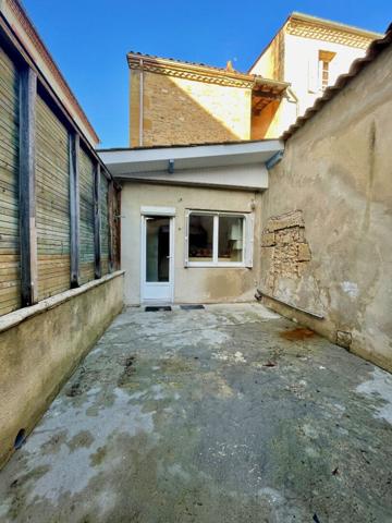 Centre-ville de Bergerac ? Local professionnel avec potentiel d'habitation.