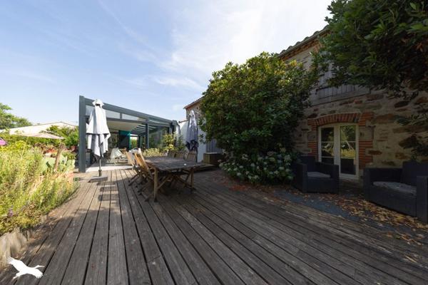 Maison 499 200 € La Roche-sur-Yon 7 p 230 m² DPE C
