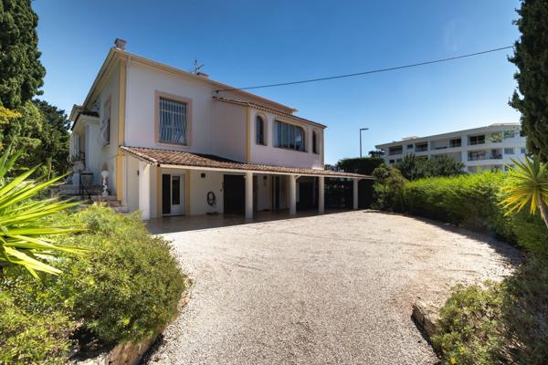 Vente Villa de luxe Cannes 10 Pièces 309 m²