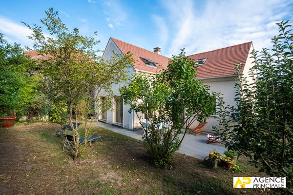 Maison Le Mesnil Le Roi 202 m2 1 180 000 € **  - Référence  4780