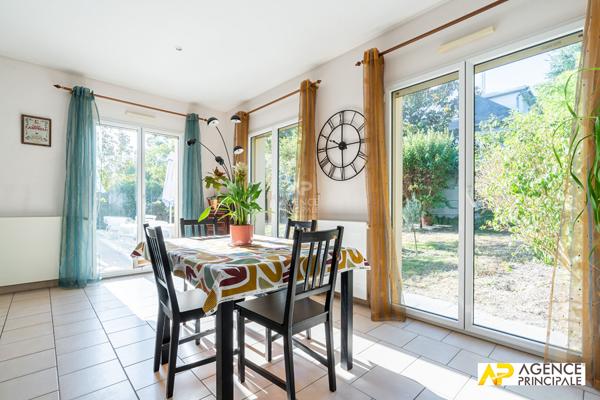 Maison Le Mesnil Le Roi 202 m2 1 180 000 € **  - Référence  4780