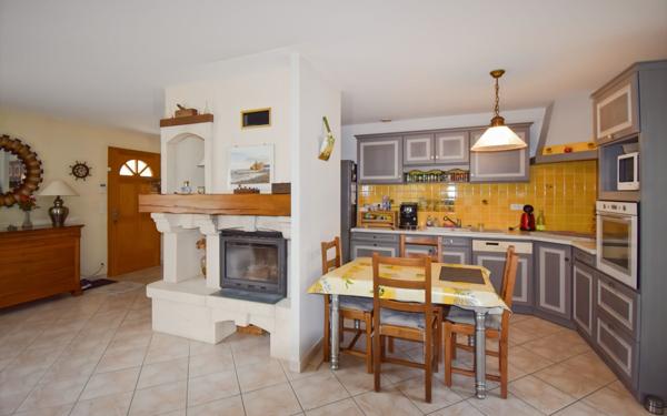 Maison à vendre    5 pièces •  Uzès