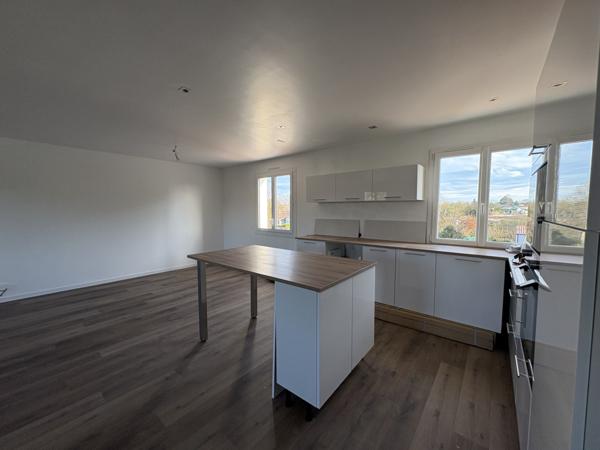 Maison  6 pièce(s)  5 chambre(s)  200 m²