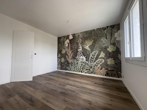 Maison  6 pièce(s)  5 chambre(s)  200 m²