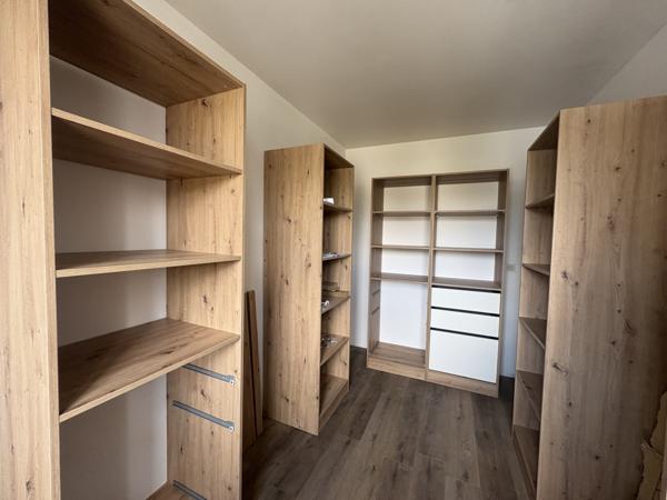 Maison  6 pièce(s)  5 chambre(s)  200 m²