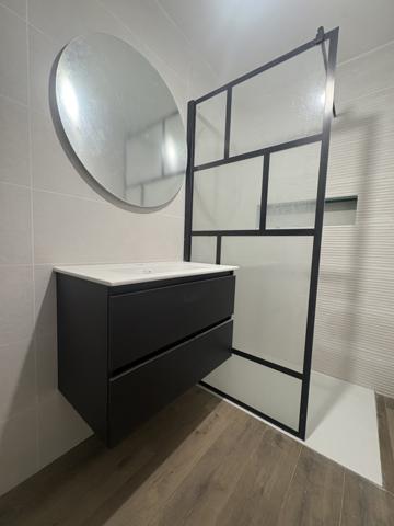 Maison  6 pièce(s)  5 chambre(s)  200 m²