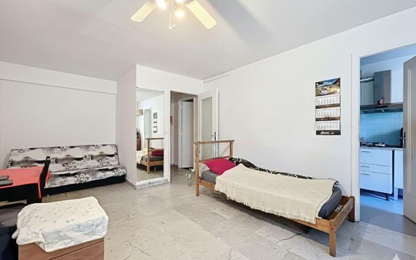 Appartement à vendre    1 pièce •  Mandelieu-la-Napoule