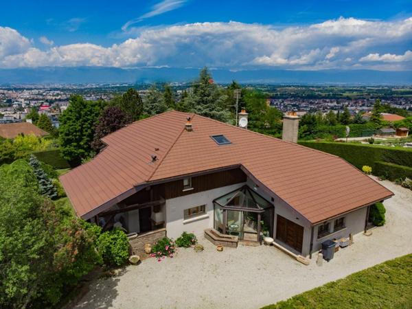 Maison à vendre    7 pièces • 250 m2 Vétraz-Monthoux