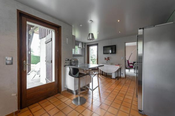 Maison à vendre    7 pièces • 250 m2 Vétraz-Monthoux