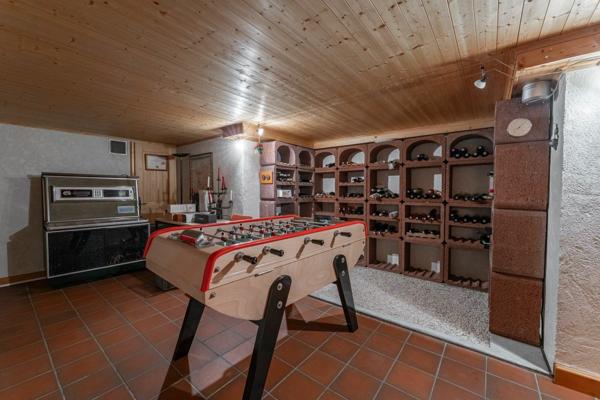 Maison à vendre    7 pièces • 250 m2 Vétraz-Monthoux