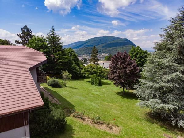 Maison à vendre    7 pièces • 250 m2 Vétraz-Monthoux