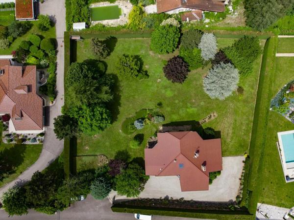 Maison à vendre    7 pièces • 250 m2 Vétraz-Monthoux