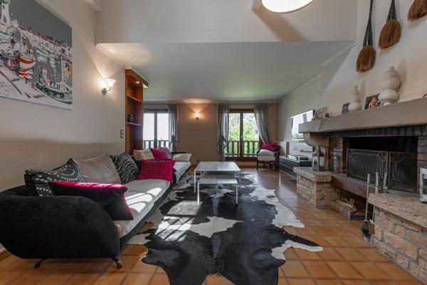 Maison à vendre    7 pièces • 250 m2 Vétraz-Monthoux