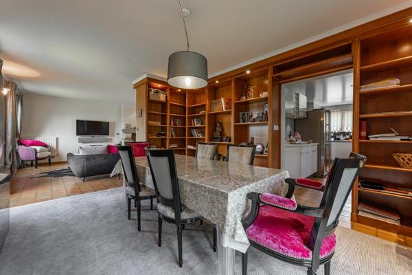 Maison à vendre    7 pièces • 250 m2 Vétraz-Monthoux