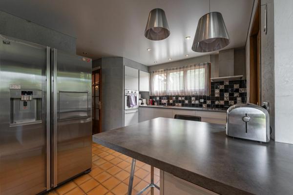 Maison à vendre    7 pièces • 250 m2 Vétraz-Monthoux